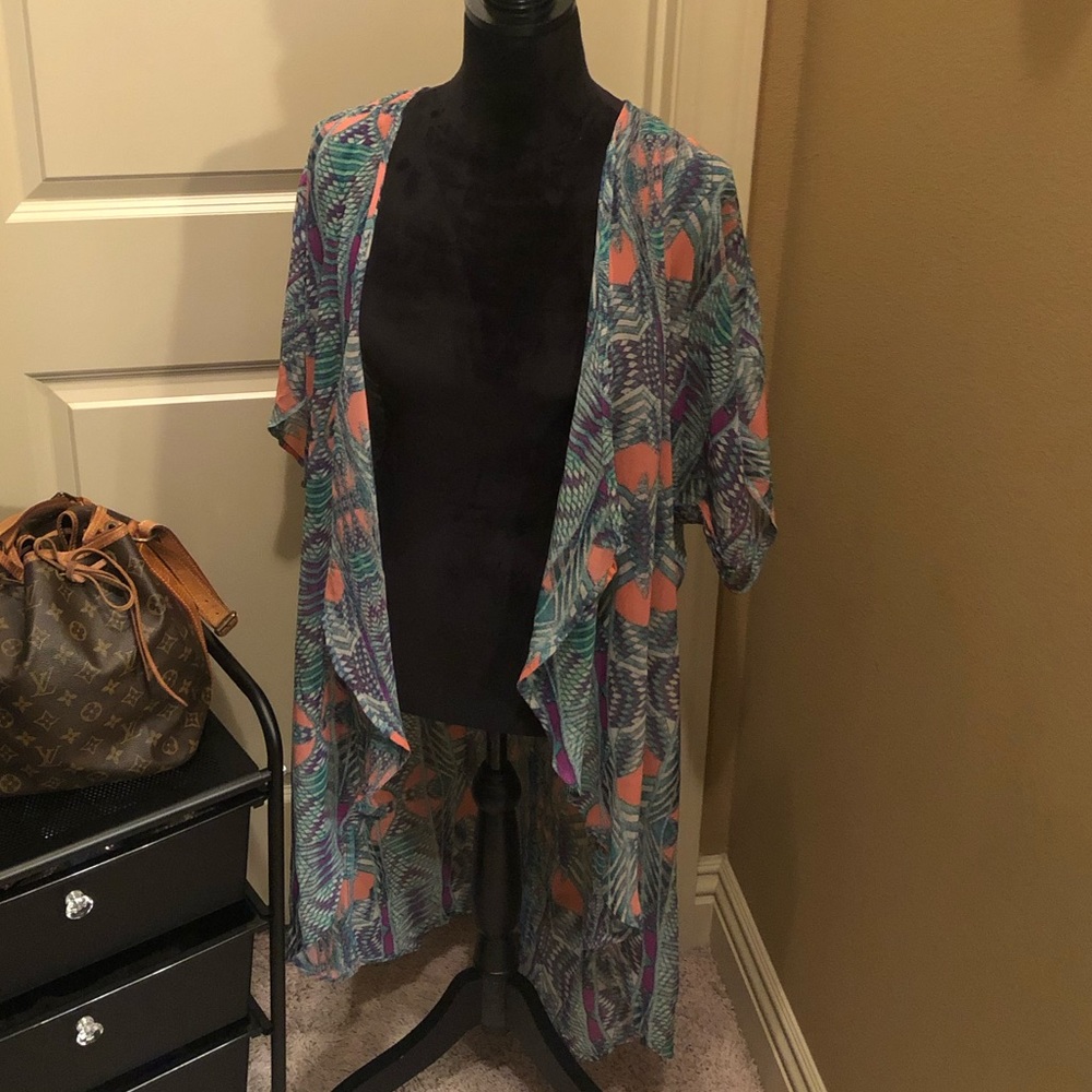 Beautiful Pattern Tunic - Picture 2 of 2